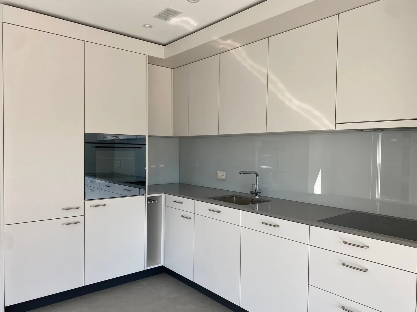 Your new home: Spacious 4½-room apartment, modern & perfectly located - Photo 5 of 10