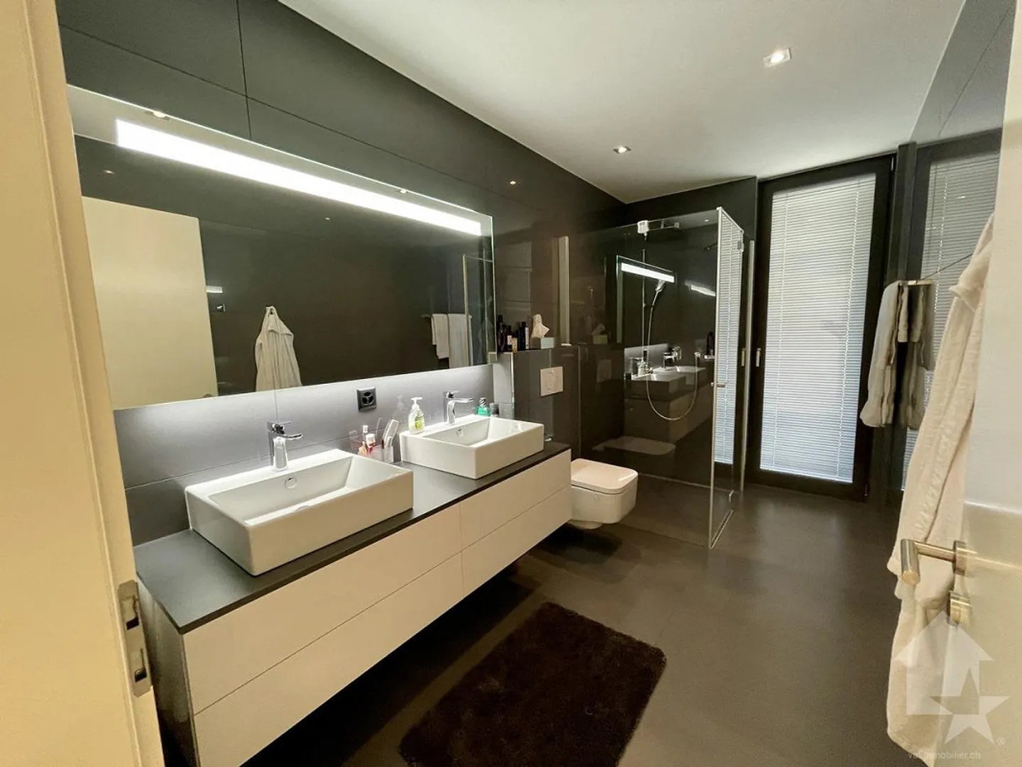 Zeitgenössische Wohnung mit Panoramablick über die Höhen von Sierre - Foto 11 von 22