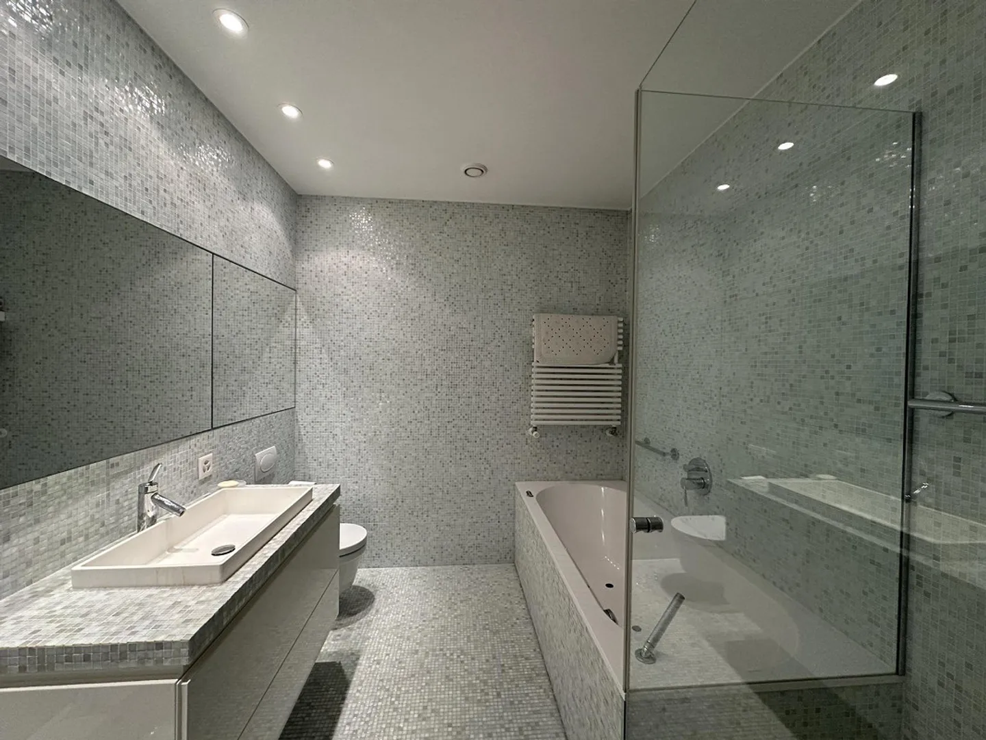FOR RENT ELEGANT APARTMENT IN THE CENTER - Photo 6 of 9