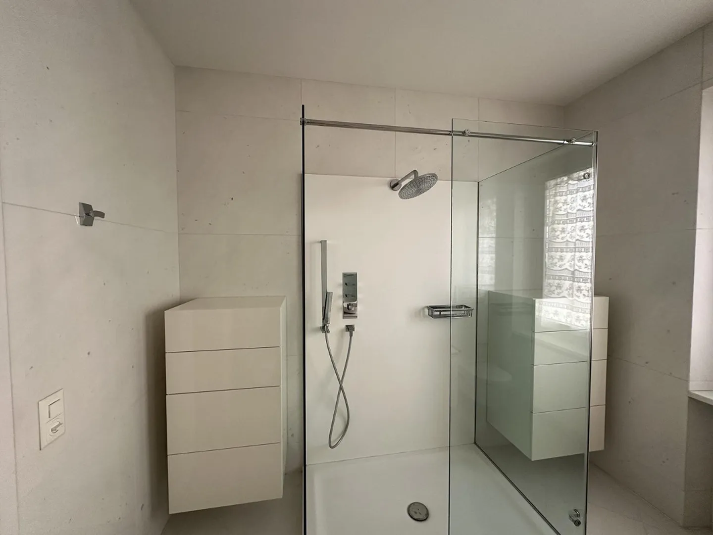 FOR RENT ELEGANT APARTMENT IN THE CENTER - Photo 7 of 9