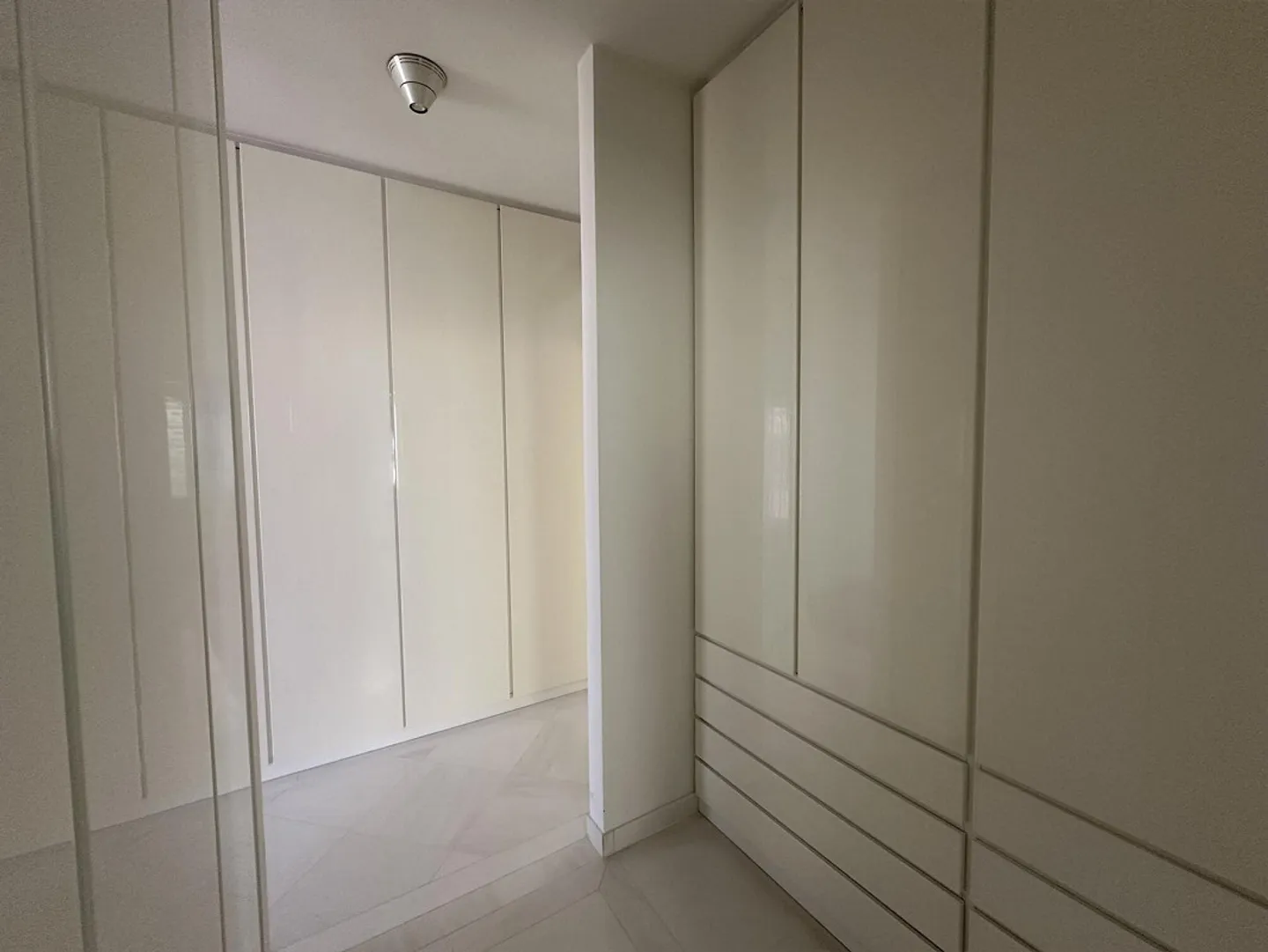 FOR RENT ELEGANT APARTMENT IN THE CENTER - Photo 5 of 9
