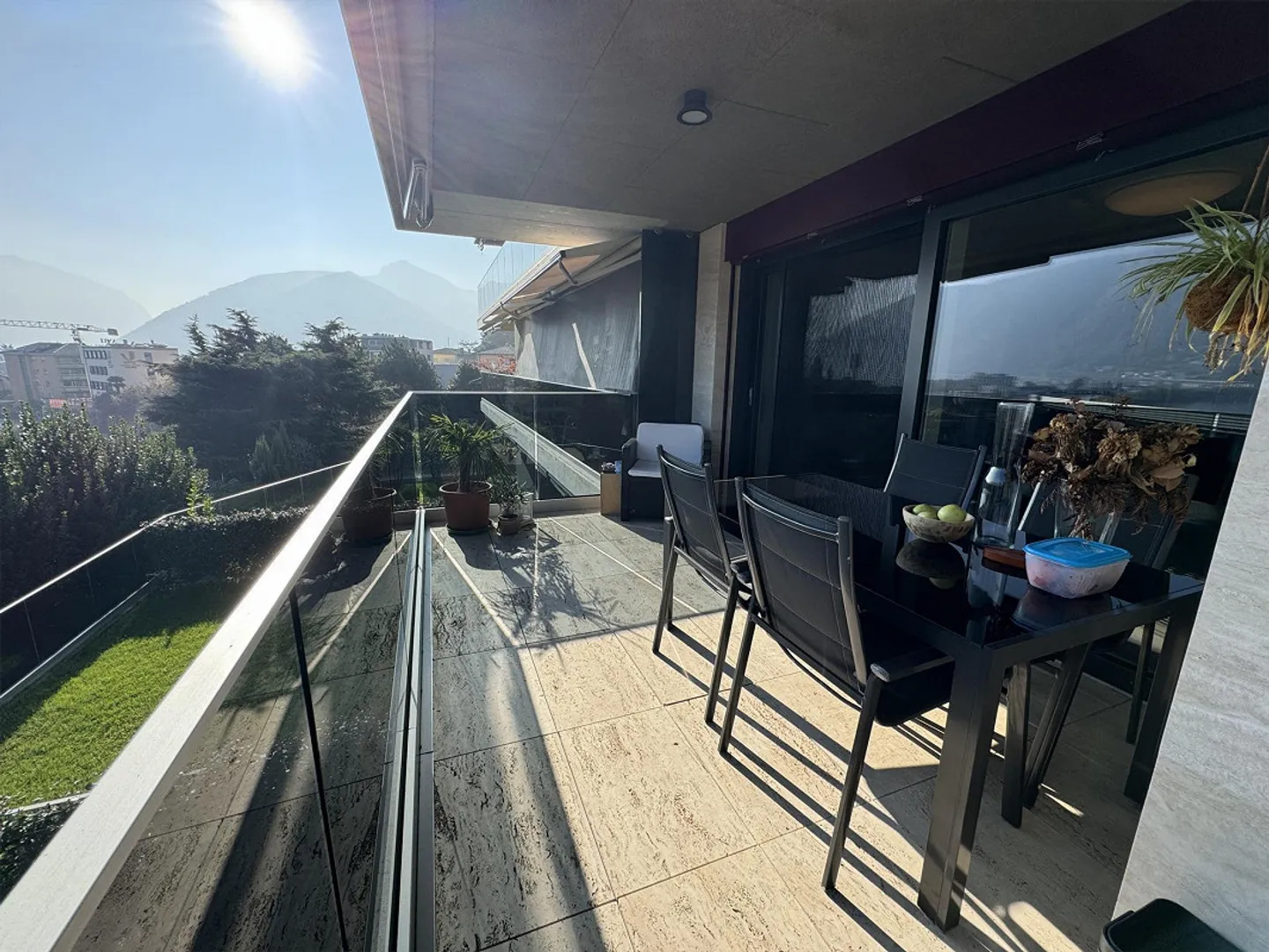 Modern Luxurious 2.5 Rooms Lake View in Melide - Photo 1 of 28