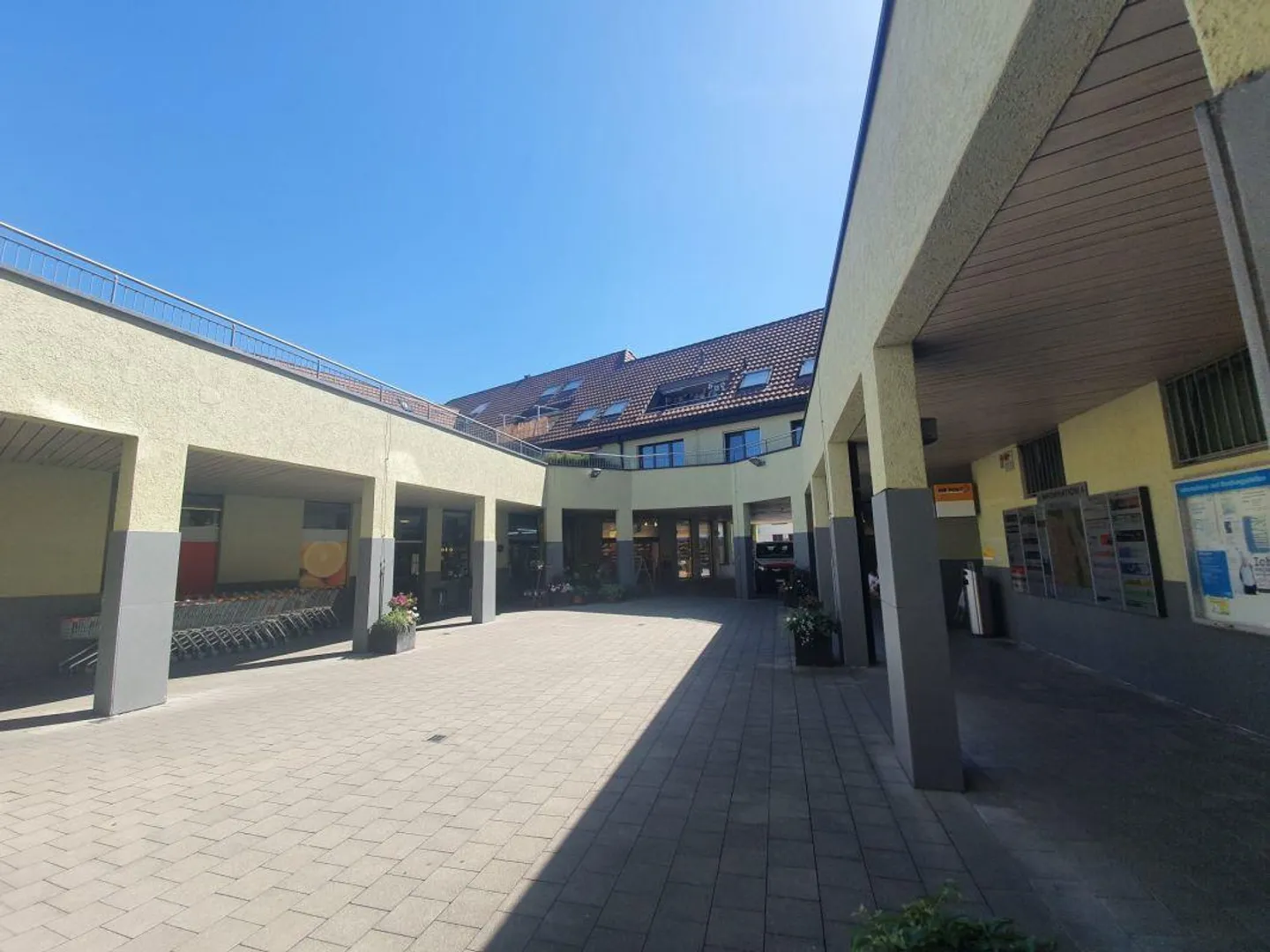 Living in the midst of the action! - Photo 6 of 18