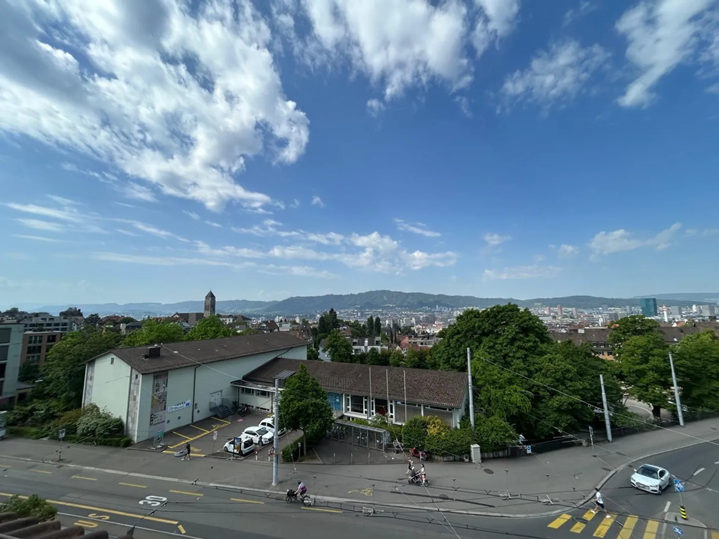 Votre nouveau chez-vous : appartement de 3,5 pièces - avec terrasse spacieuse - Photo 2 sur 5