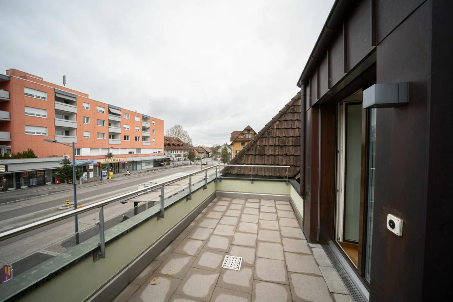 Living in the midst of the action! - Photo 10 of 18