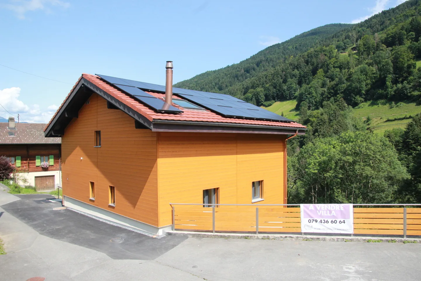 Chalet rénové à vendre chemin de l'Atelier 4 - Photo 3 sur 13