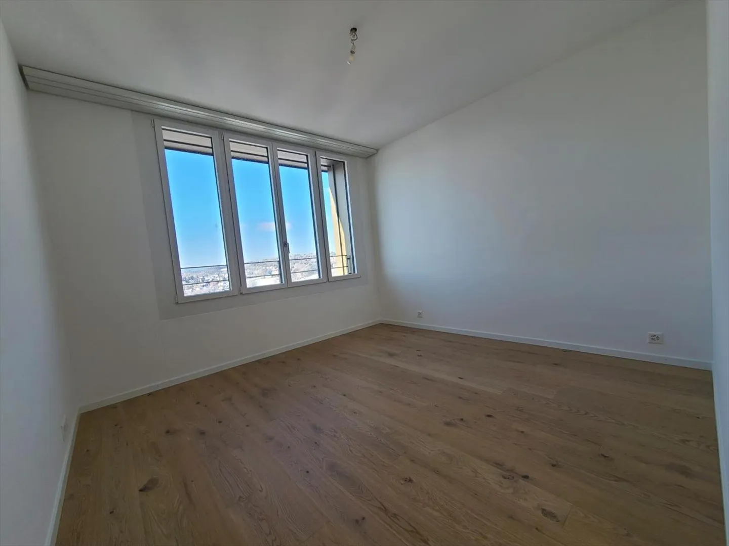 Plugin 4 - Appartement 5.5 pièces au 12ème étage - Photo 13 sur 13