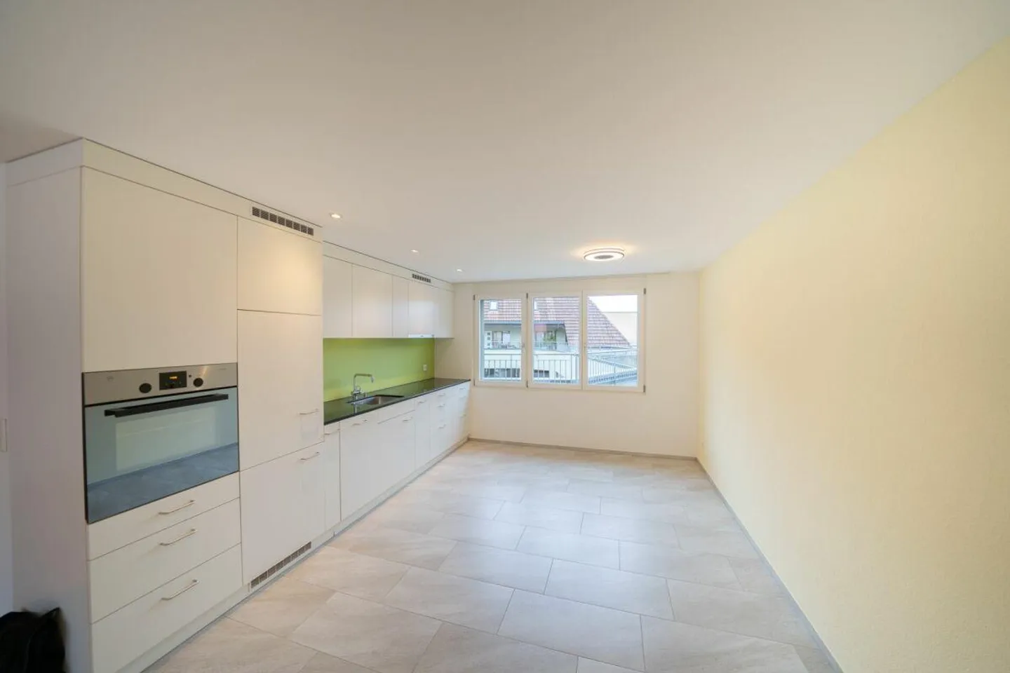 Living in the midst of the action! - Photo 13 of 18