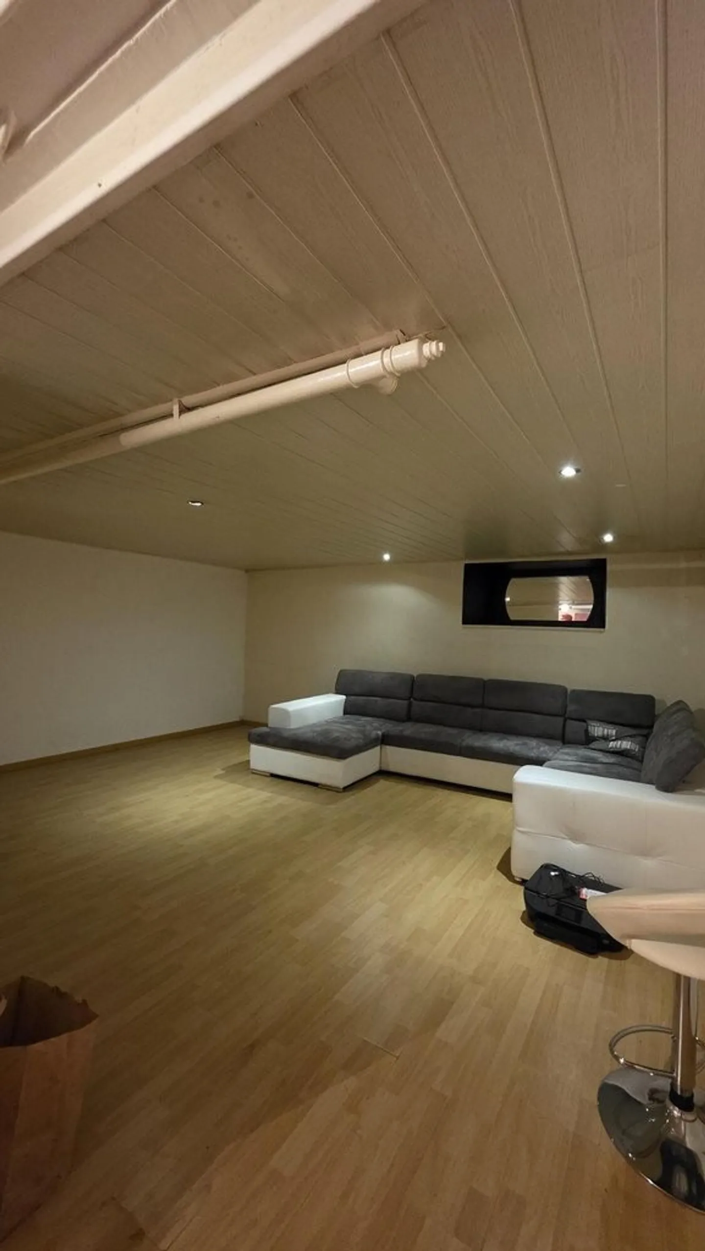 Ort im Untergeschoss, zwei Schritte vom Stadtzentrum entfernt - Foto 2 von 5