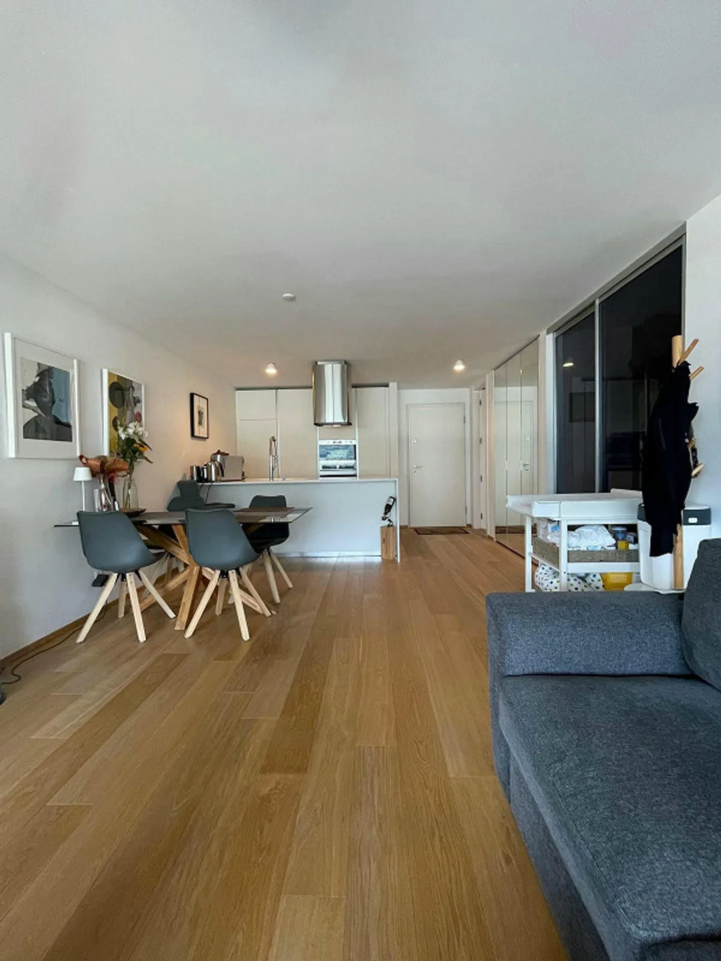 Modern Luxurious 2.5 Rooms Lake View in Melide - Photo 8 of 28