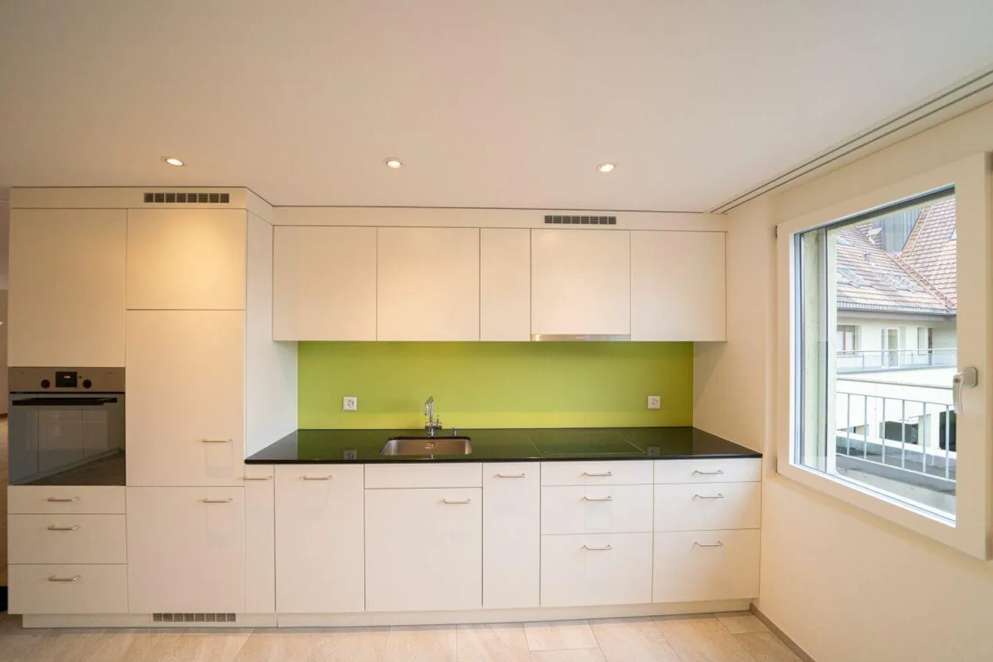 Living in the midst of the action! - Photo 14 of 18