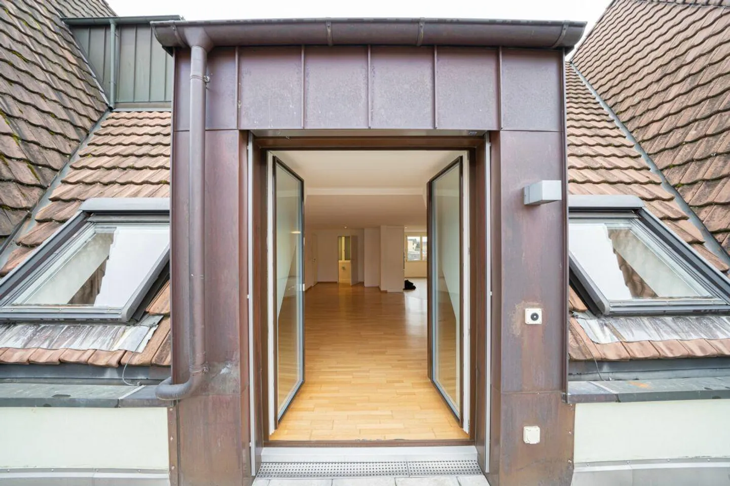 Living in the midst of the action! - Photo 17 of 18