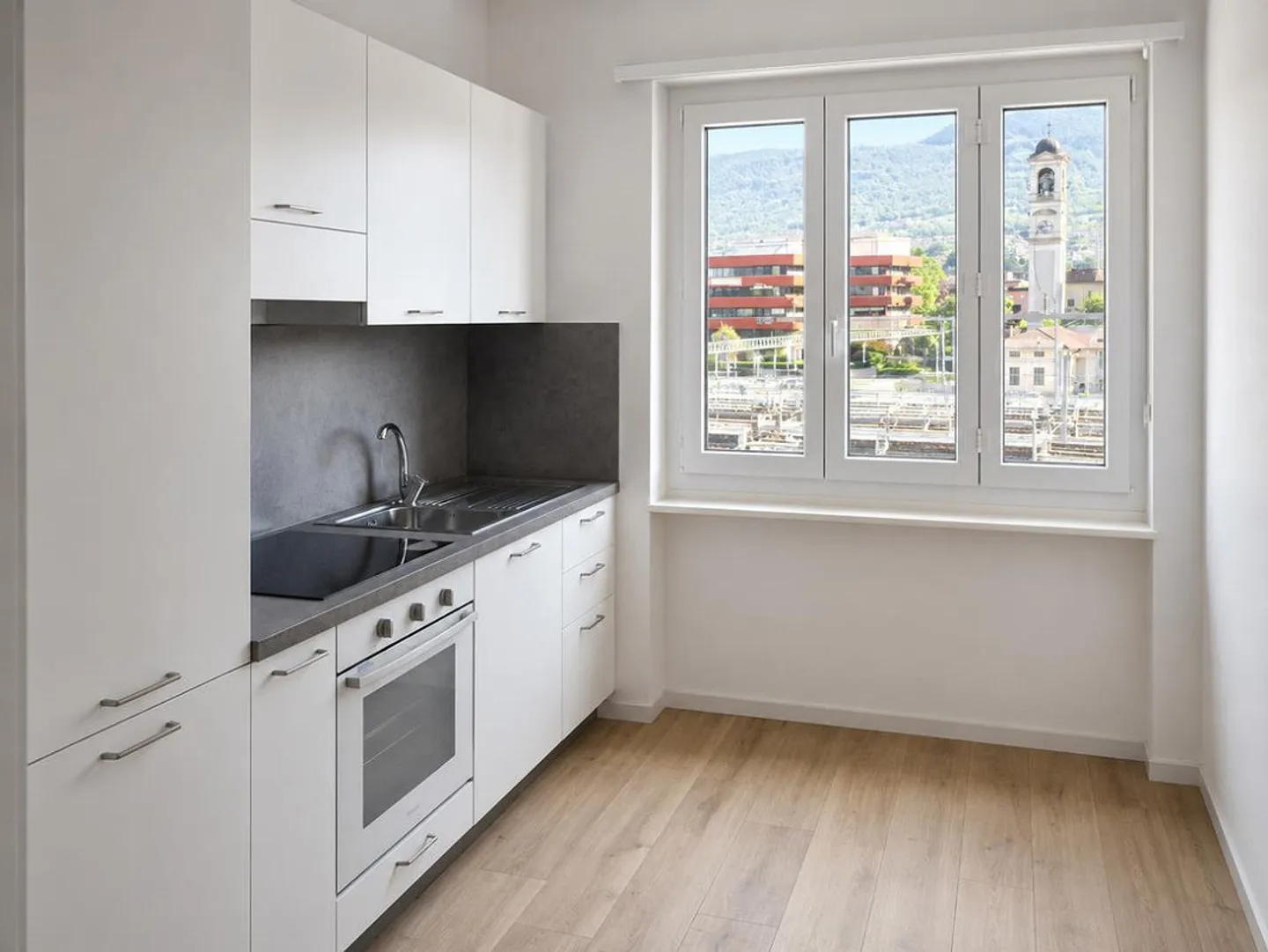 CHIASSO - FOR RENT 3.5 ROOMS WITH TERRACE RENOVATED - Photo 1 of 3