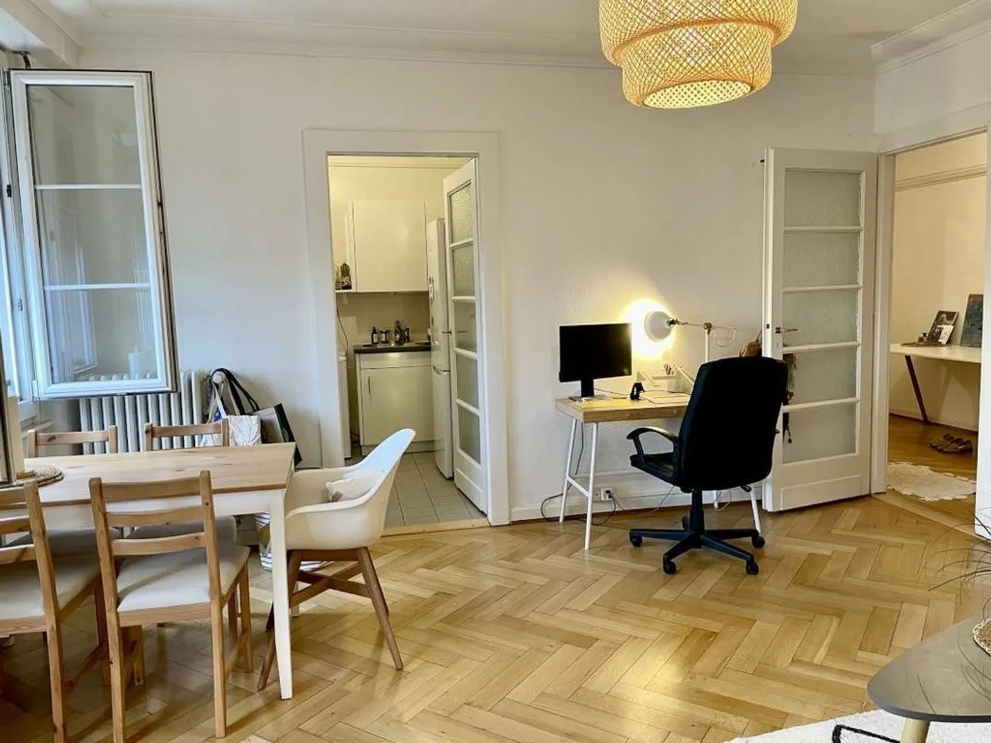 Charming 2.5 rooms - Close to the Train Station - Photo 2 of 6