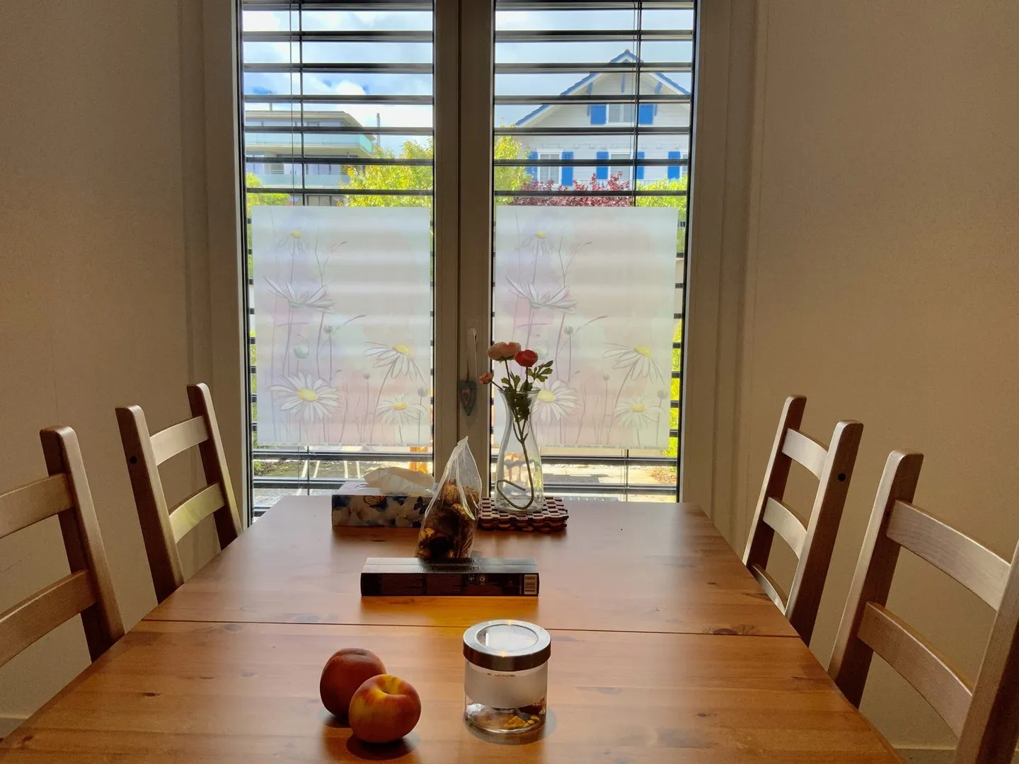 Modernes 2½-Zimmer-Reihenmittelhaus im Minergiestandard mit Solarfassade - Foto 9 von 20