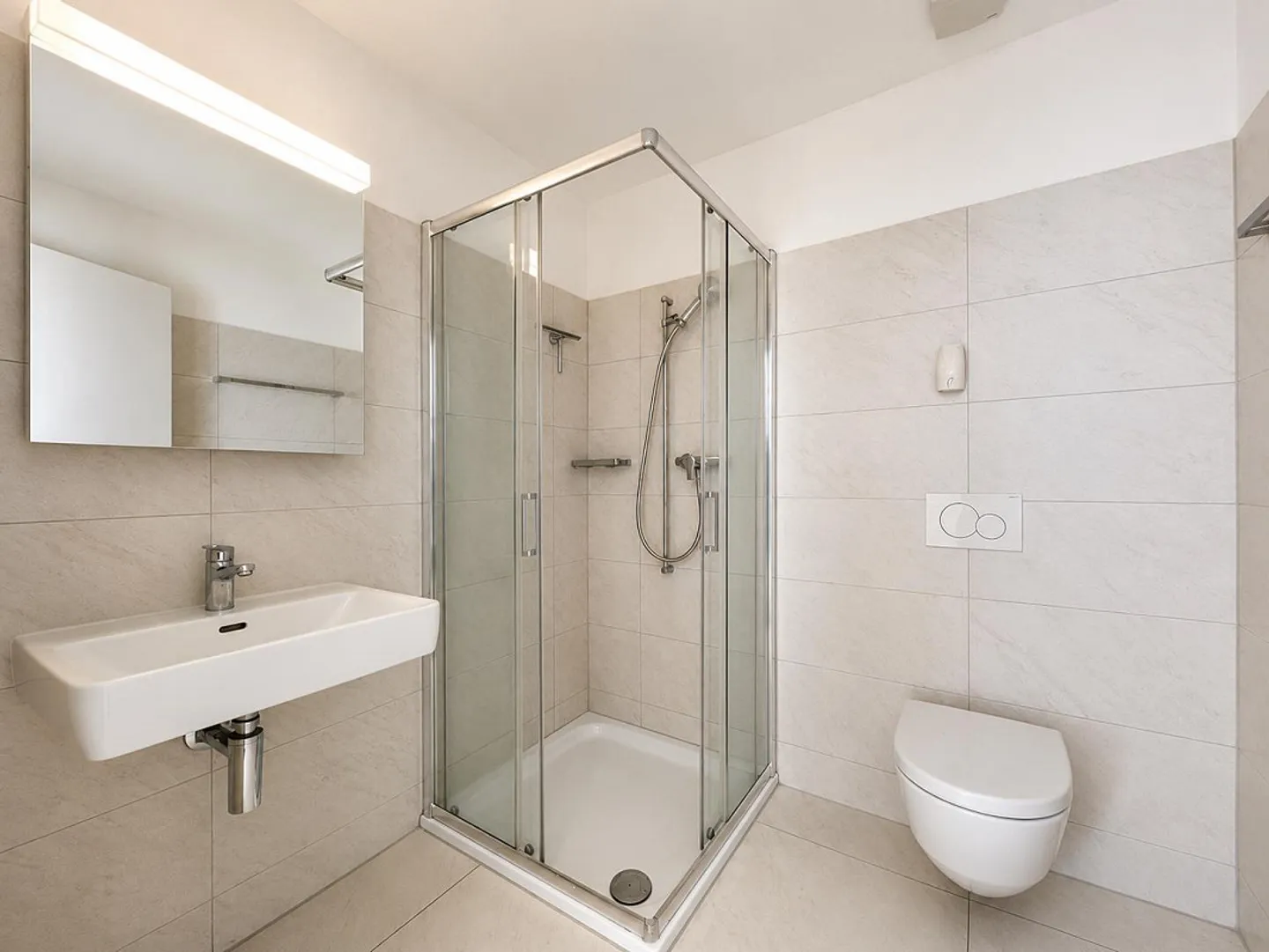 RIVERA - FOR RENT 4.5 ROOMS WITH GLASS TERRACE - Photo 7 of 13