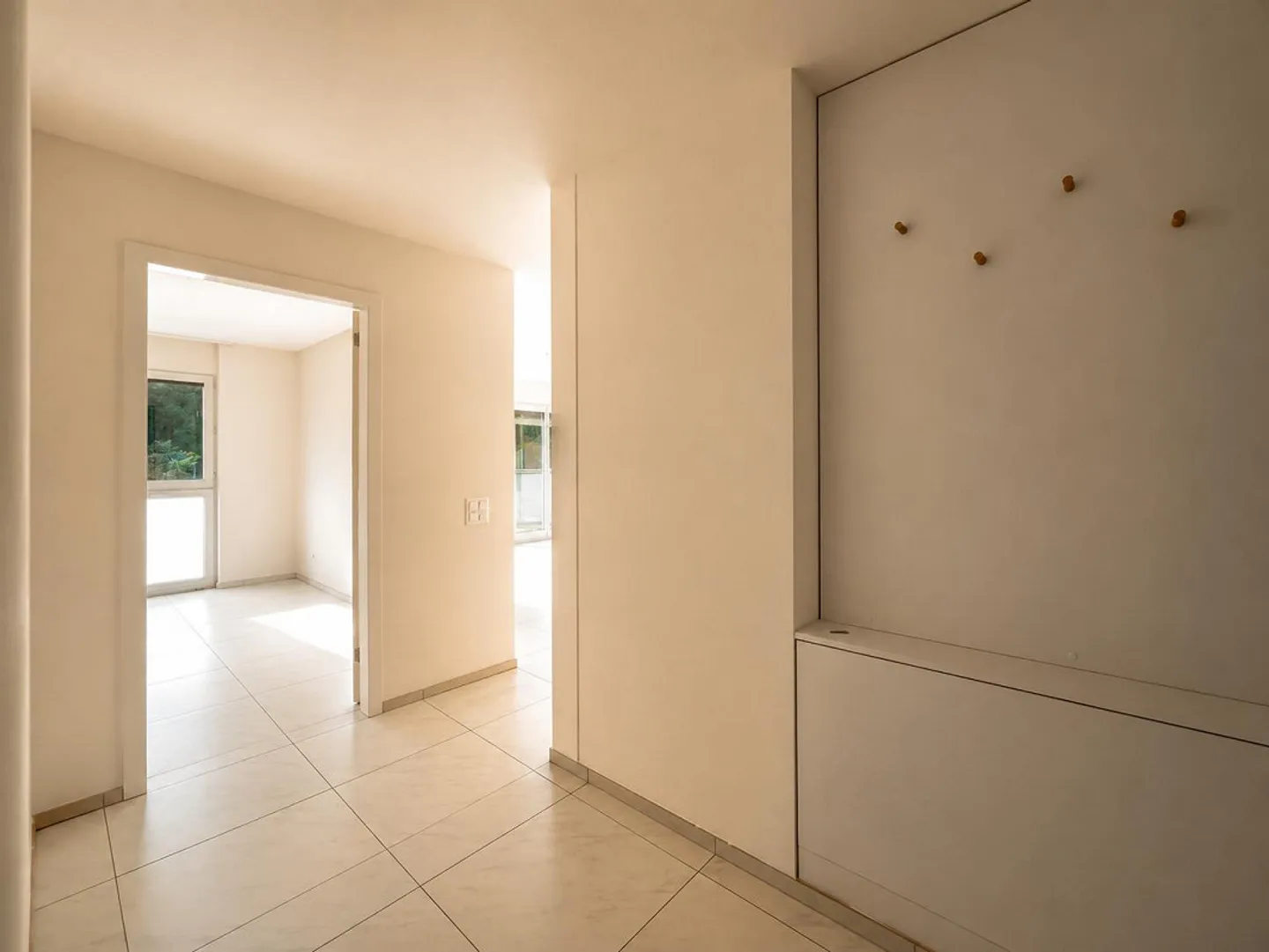 RIVERA - FOR RENT 4.5 ROOMS WITH GLASS TERRACE - Photo 9 of 13