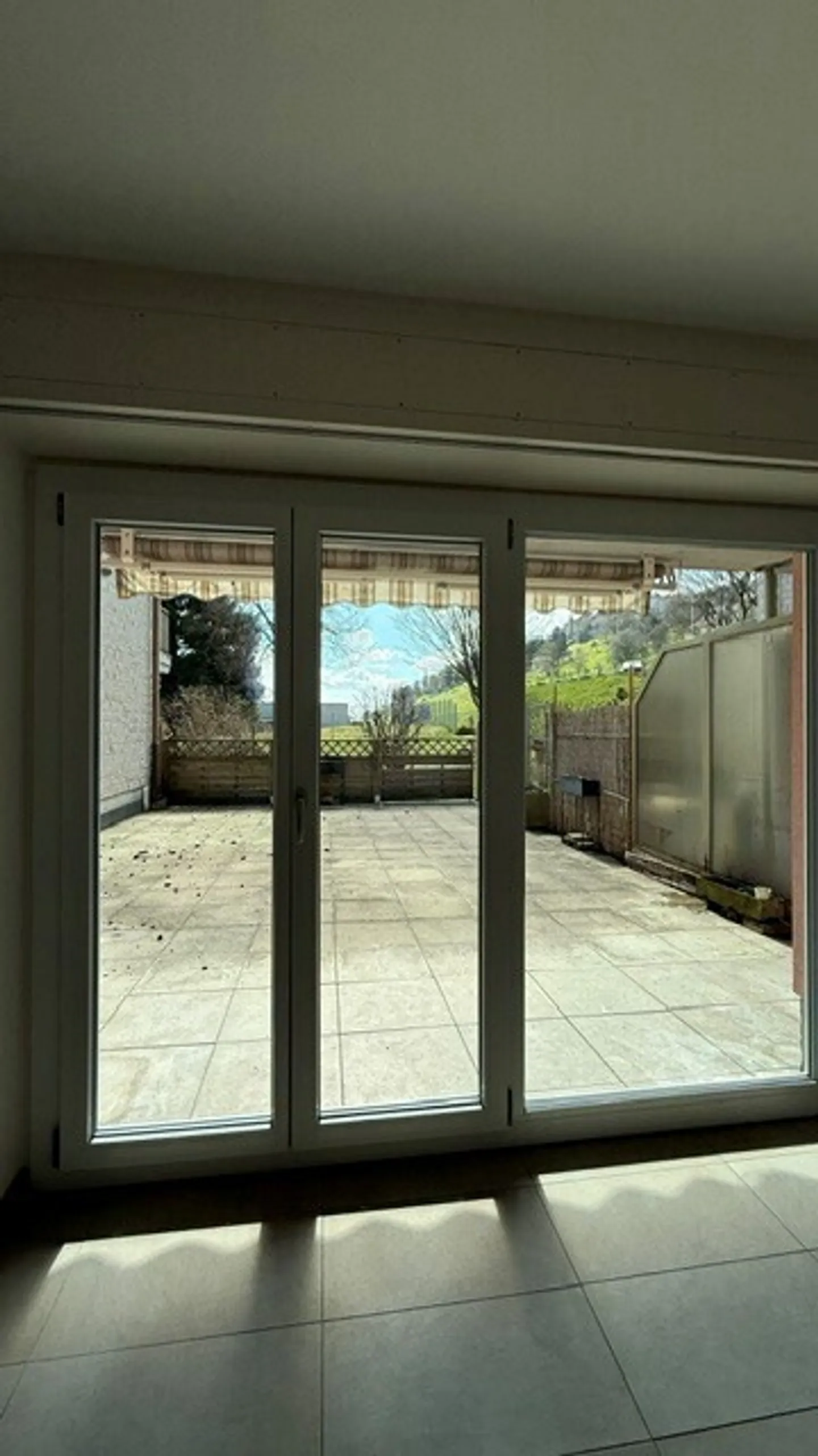 Appartamento di 4,5 locali di circa 100 m2 al piano terra con terrazza - Foto 2 di 8