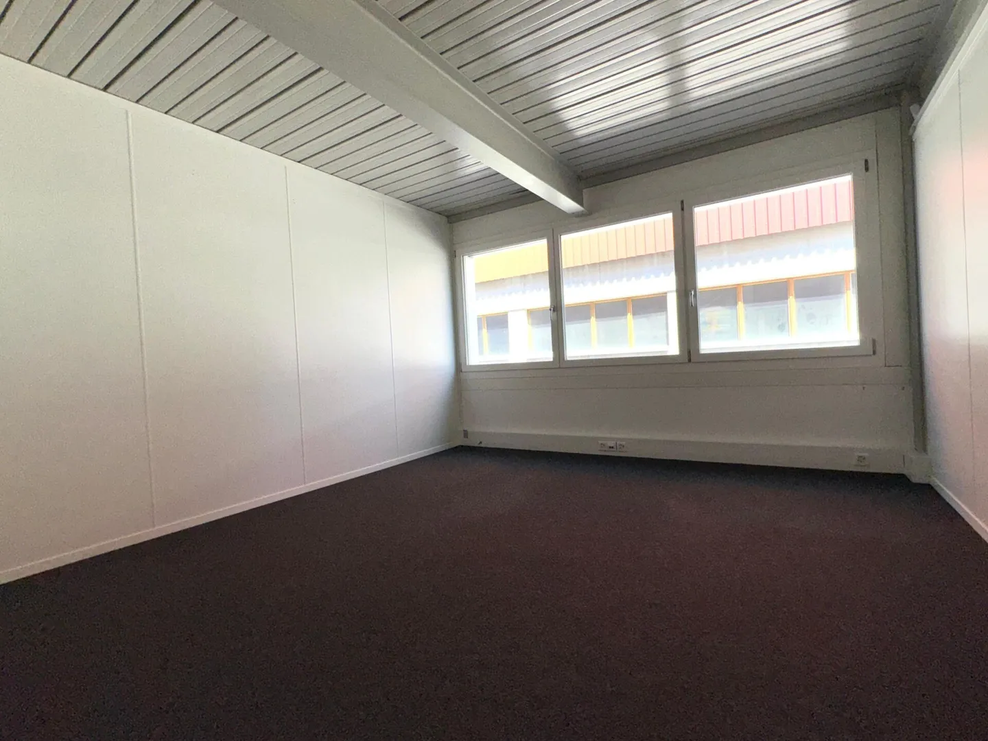 Spazio ufficio moderno con ottima connessione ad Aadorf - Foto 7 di 12