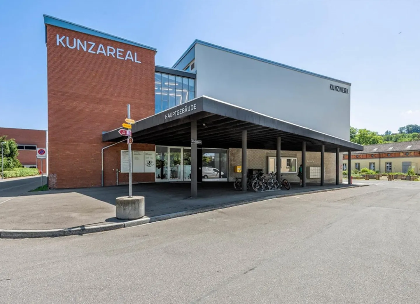 Ufficio, Pratica, Magazzino...con Cucina & Lounge nell'Ispirante Kunzareal - Foto 1 di 10