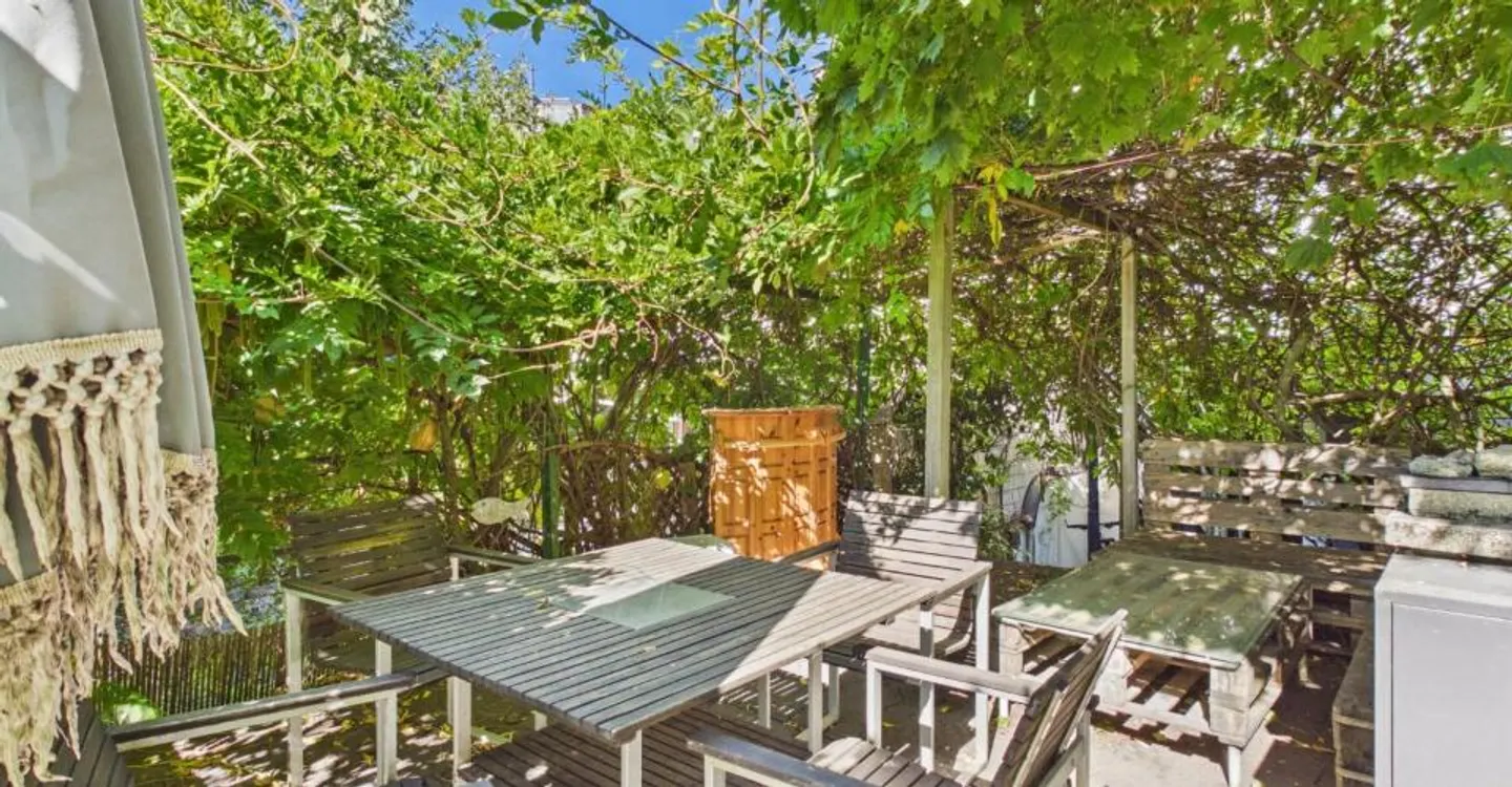 Renovation Opportunity in Lausanne - Photo 4 of 12