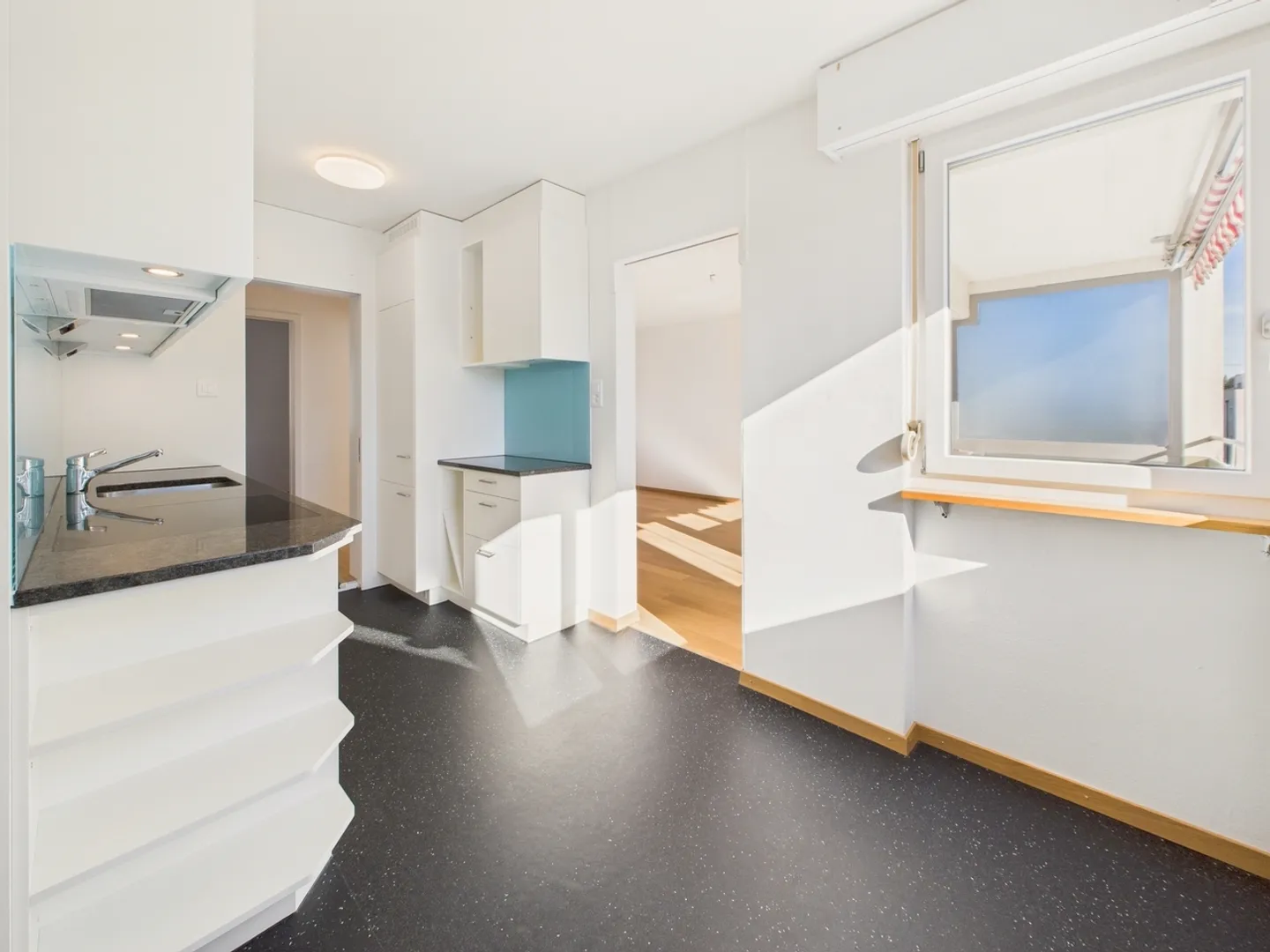 Spacious and bright 3.5-room apartment in Zollikofen ... - Photo 5 of 13