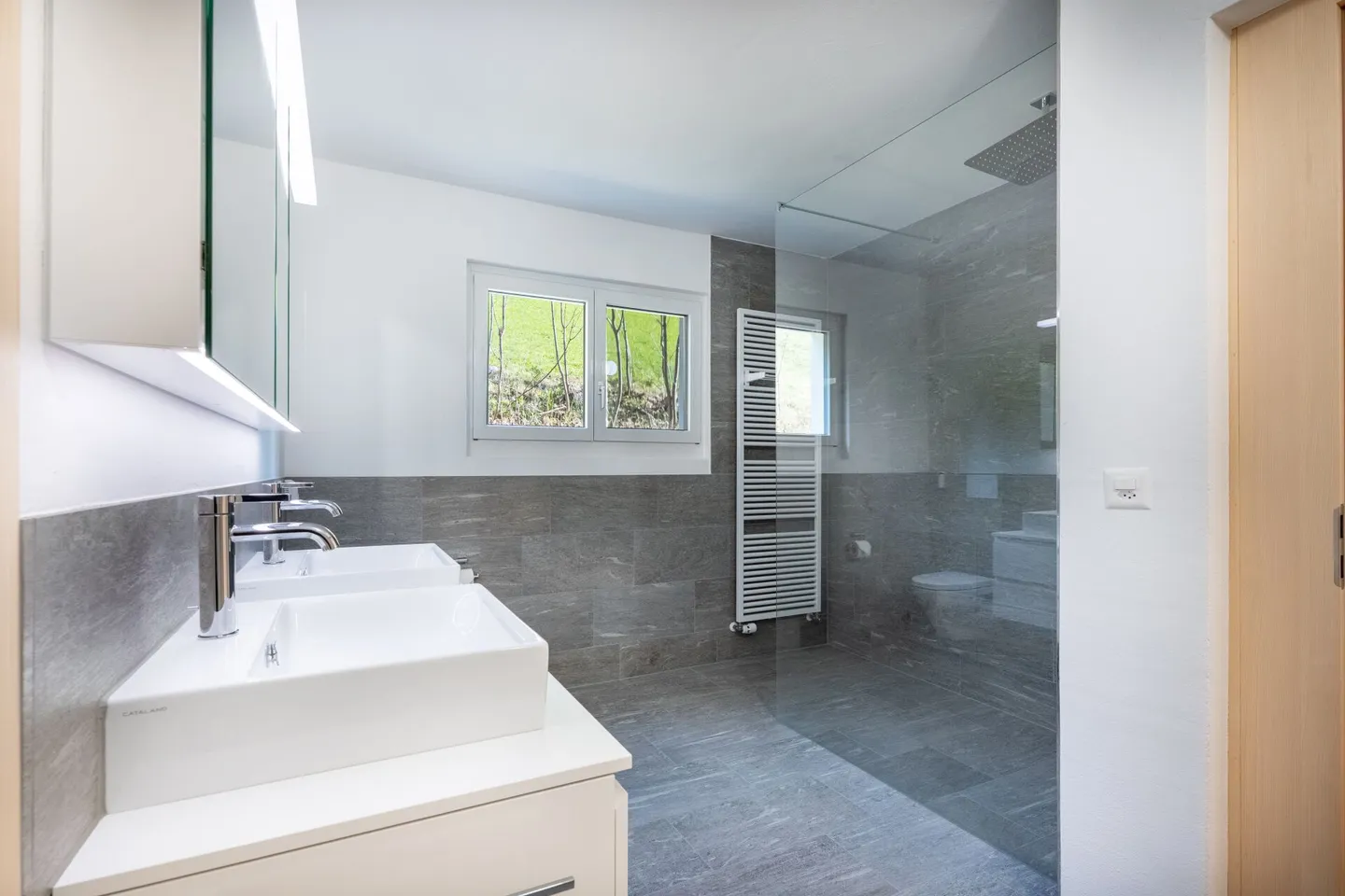 Elegant 4.5-room maisonette with unobstructed views of greenery - Photo 6 of 16