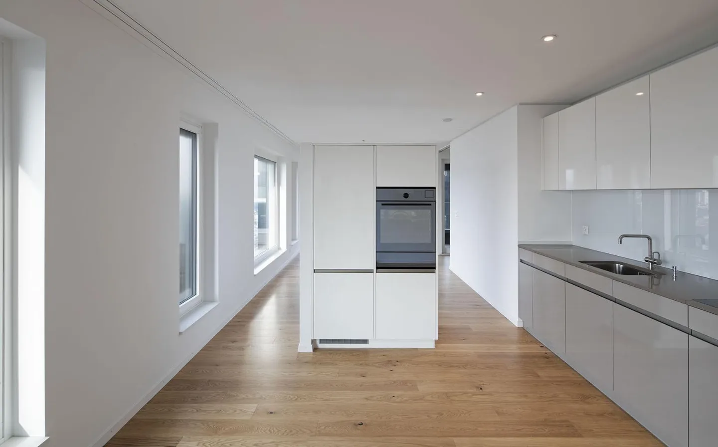 Haut dans Zurich Altstetten - Votre appartement de rêve au 23ème étage ! - Photo 3 sur 9