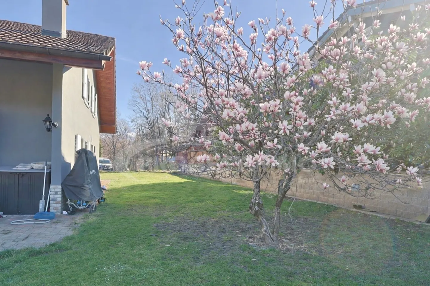 MAISON AVEC 6,5 CHAMBRES, ALLIANT CONFORT, ESPACE ET CALME - Photo 9 sur 11