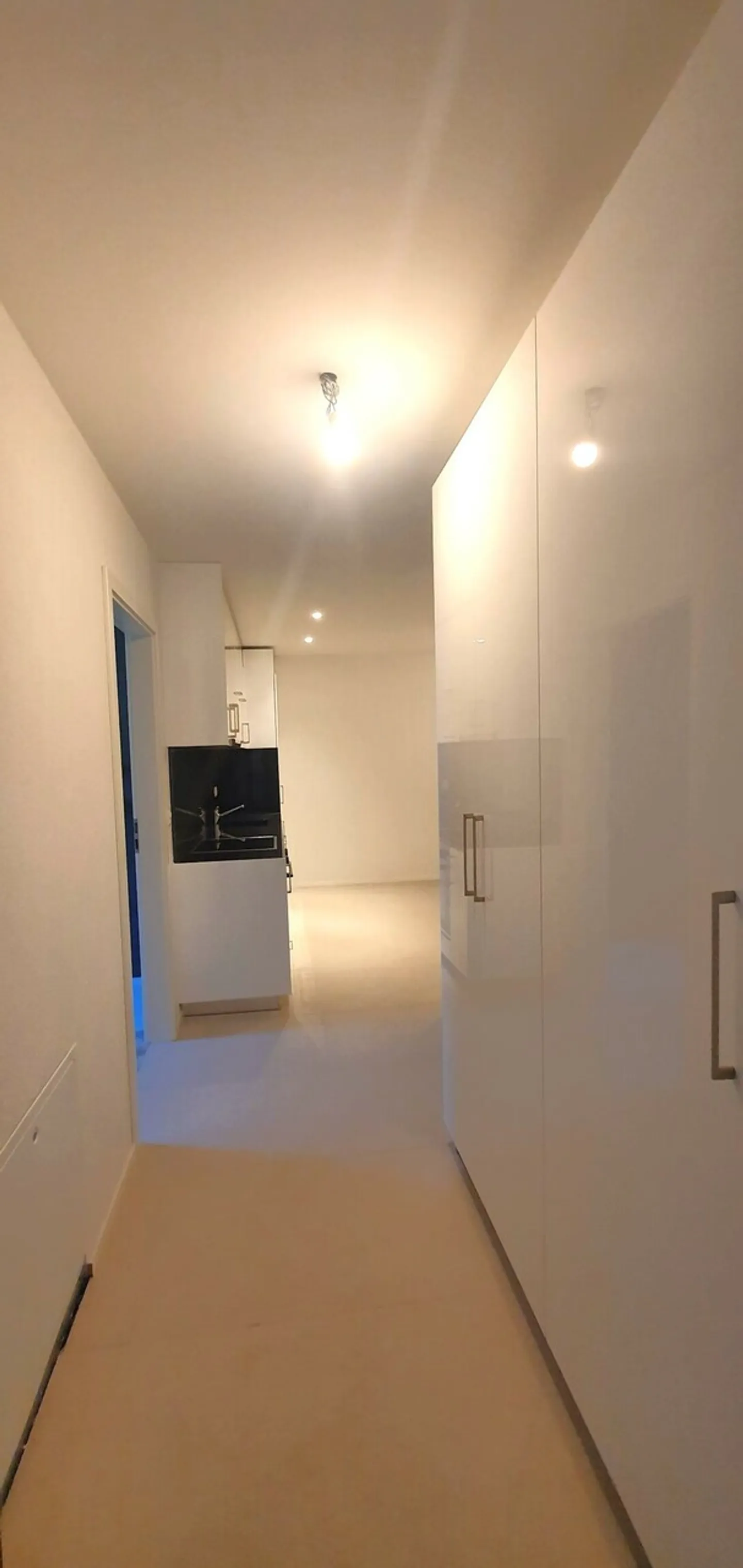 Casa multifamiliare moderna - Foto 1 di 7