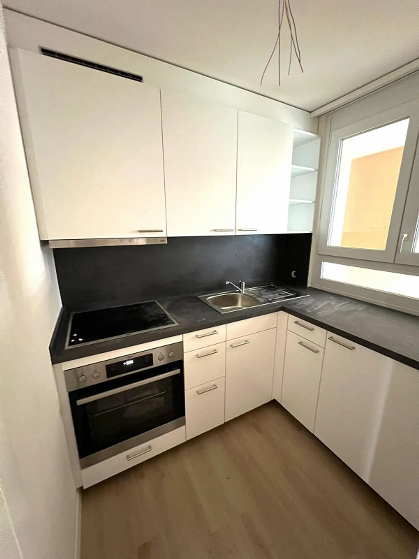 Appartamento singolo in una posizione tranquilla cerca te! - Foto 1 di 3