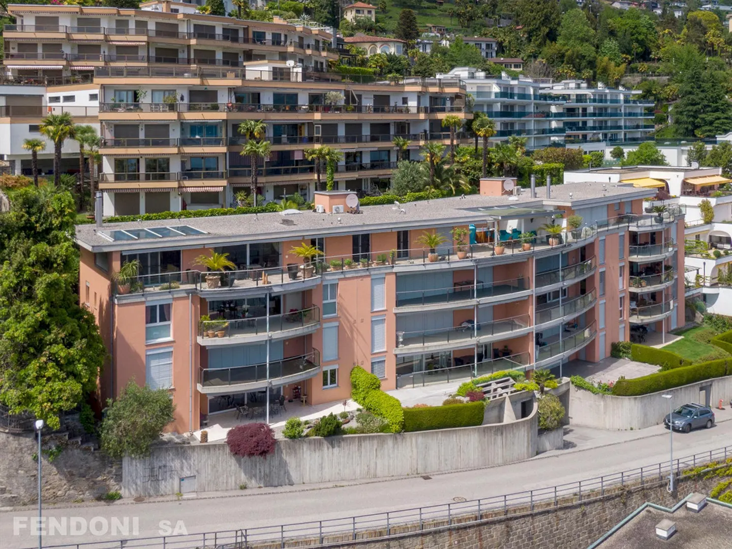 Esclusivo e lussuoso condominio con vista lago - Foto 1 di 17