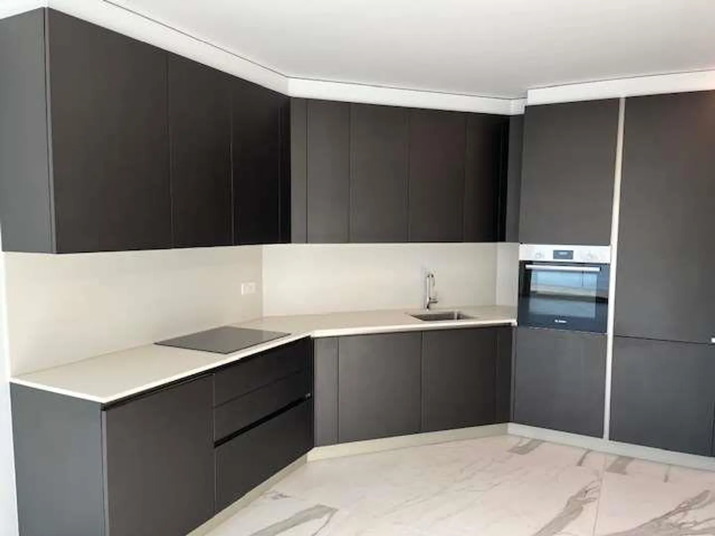 Appartement élégant de 3,5 pièces à Massagno - Photo 1 sur 5