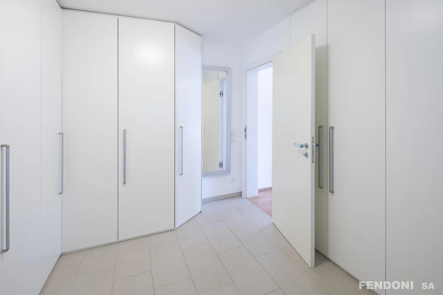 Esclusivo e lussuoso condominio con vista lago - Foto 15 di 17