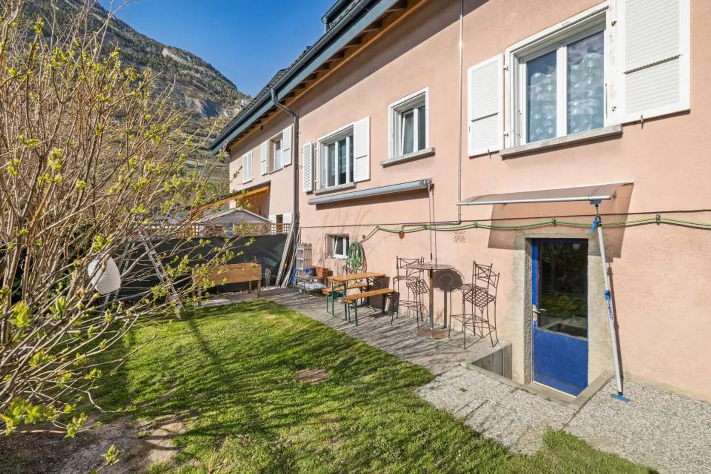 Charmantes Reihenhaus in Saillon - Foto 2 von 12