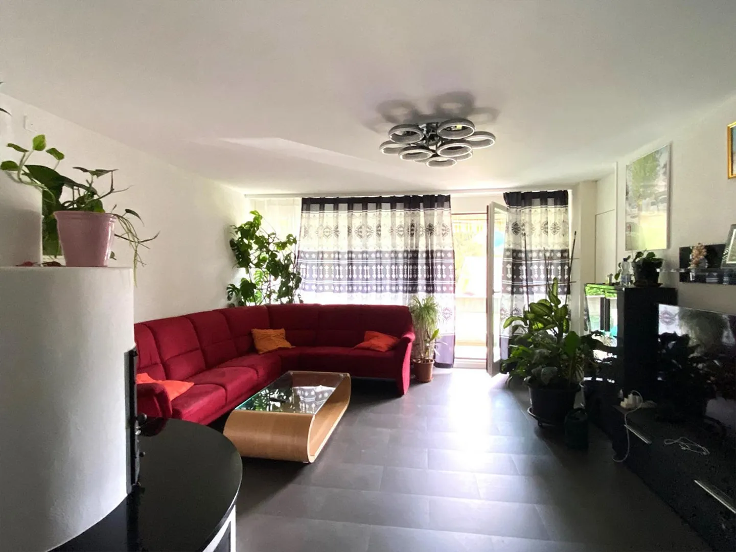 Grosszügige 5-Zimmer-Wohnung mit Balkon - Foto 4 von 8