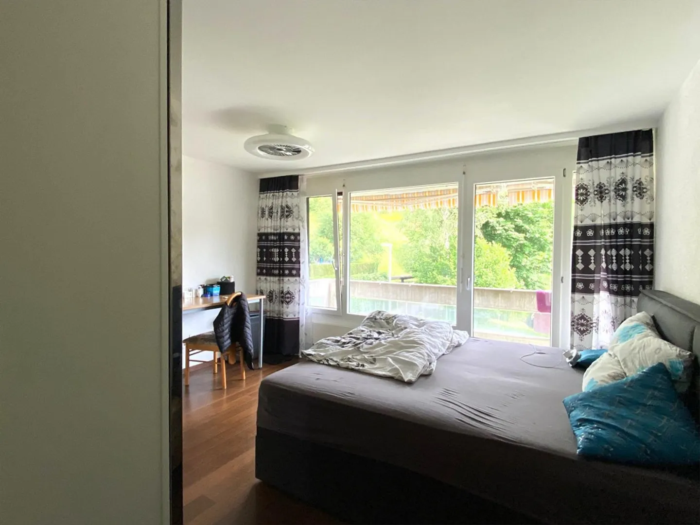 Grosszügige 5-Zimmer-Wohnung mit Balkon - Foto 5 von 8