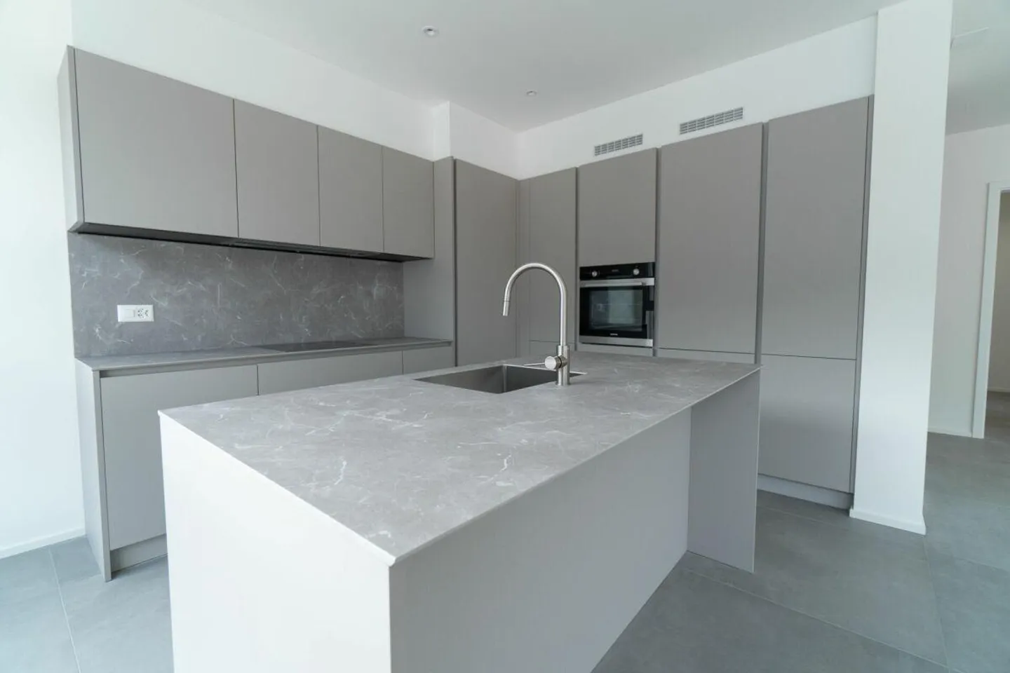 Elegante Wohnung in Bellinzona - Foto 2 von 21