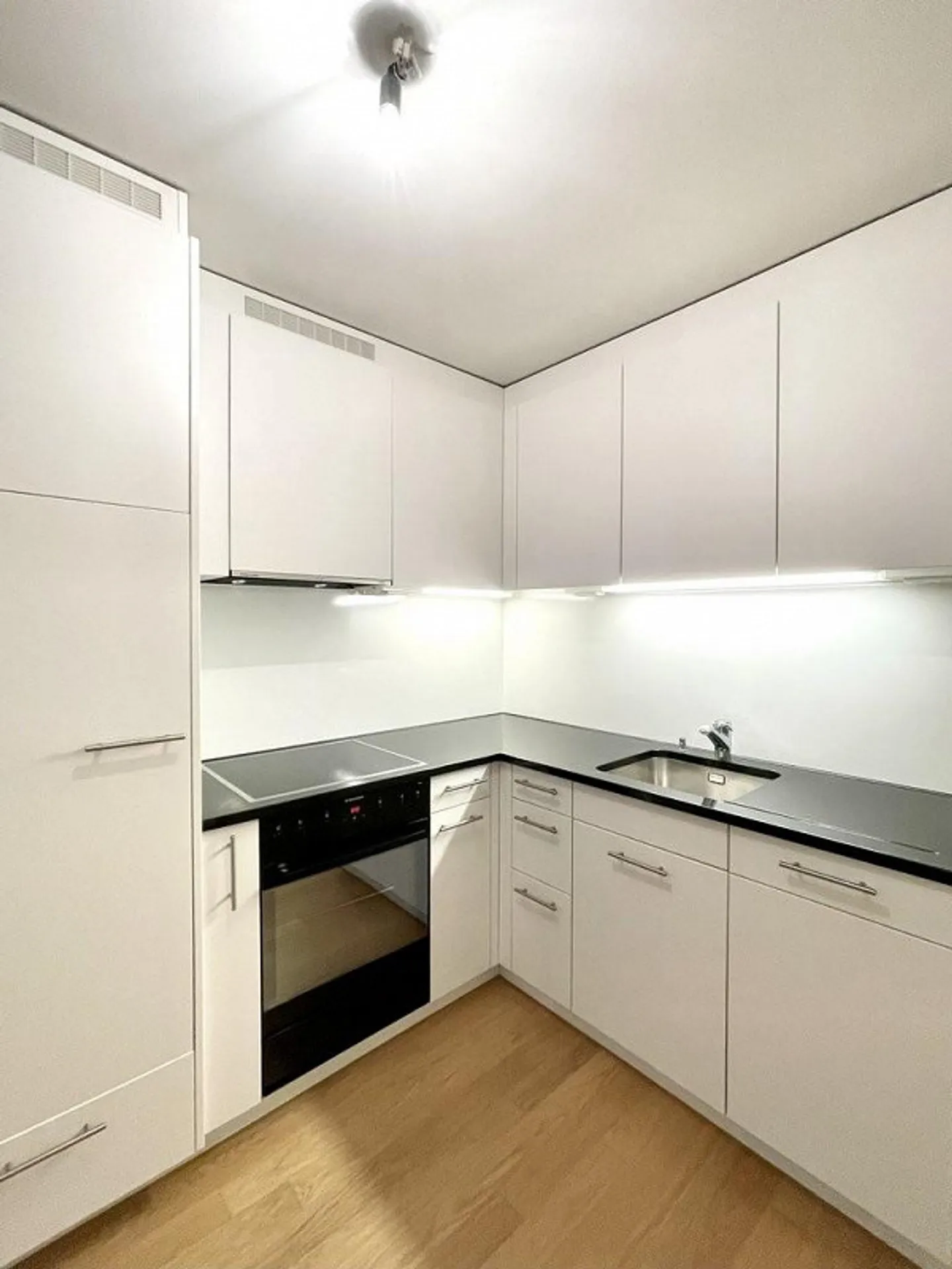 Top modern apartment in Seefeld - Zurich District 8 - Photo 2 of 10