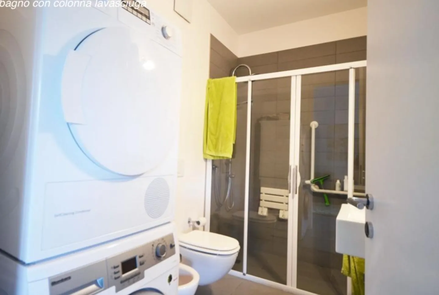 À LOUER : BEL APPARTEMENT MEUBLÉ AVEC TERRASSE - Photo 7 sur 11
