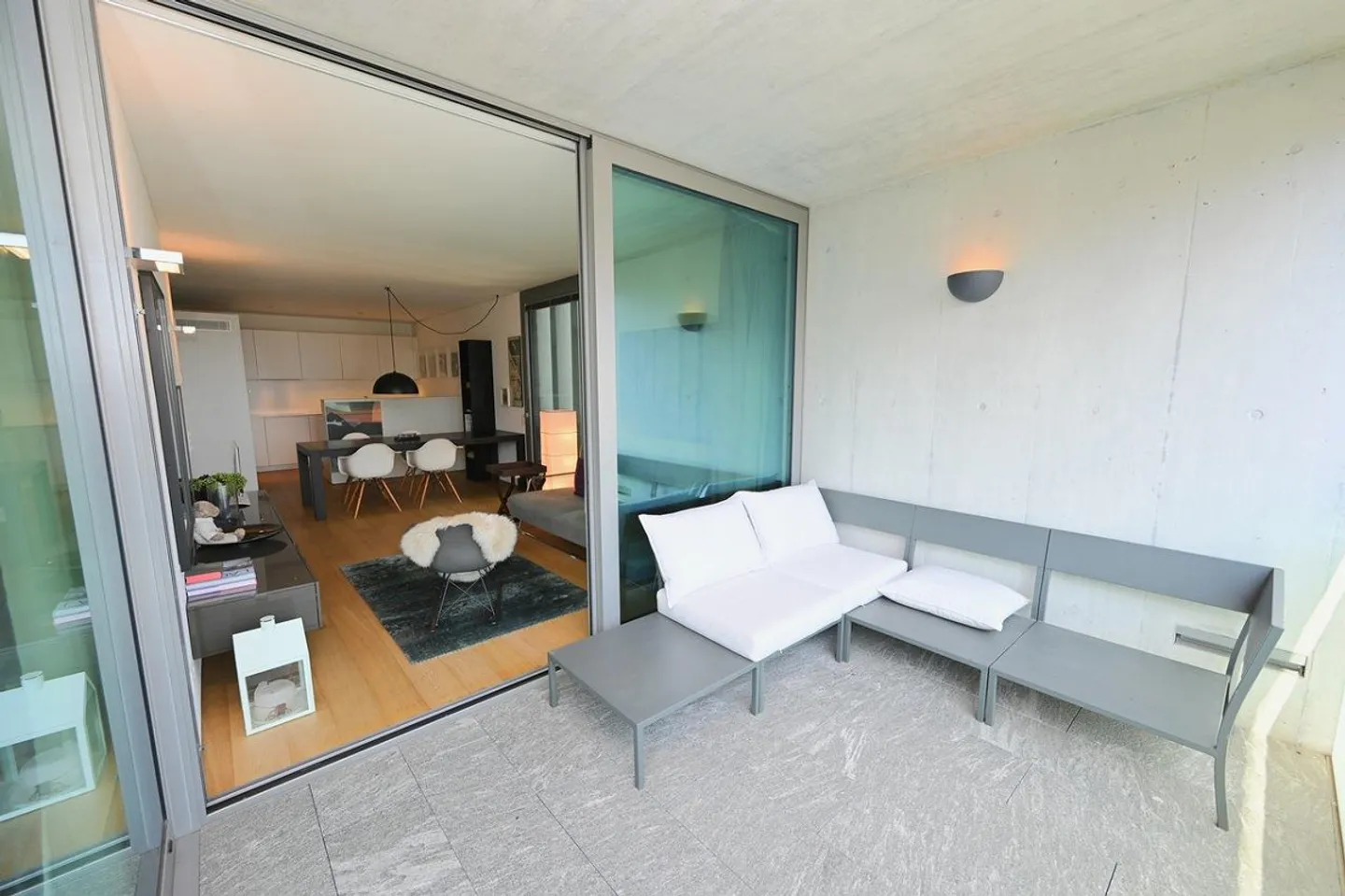 Holiday Home - Modern Apartment with Partial Lake View - Photo 2 of 19