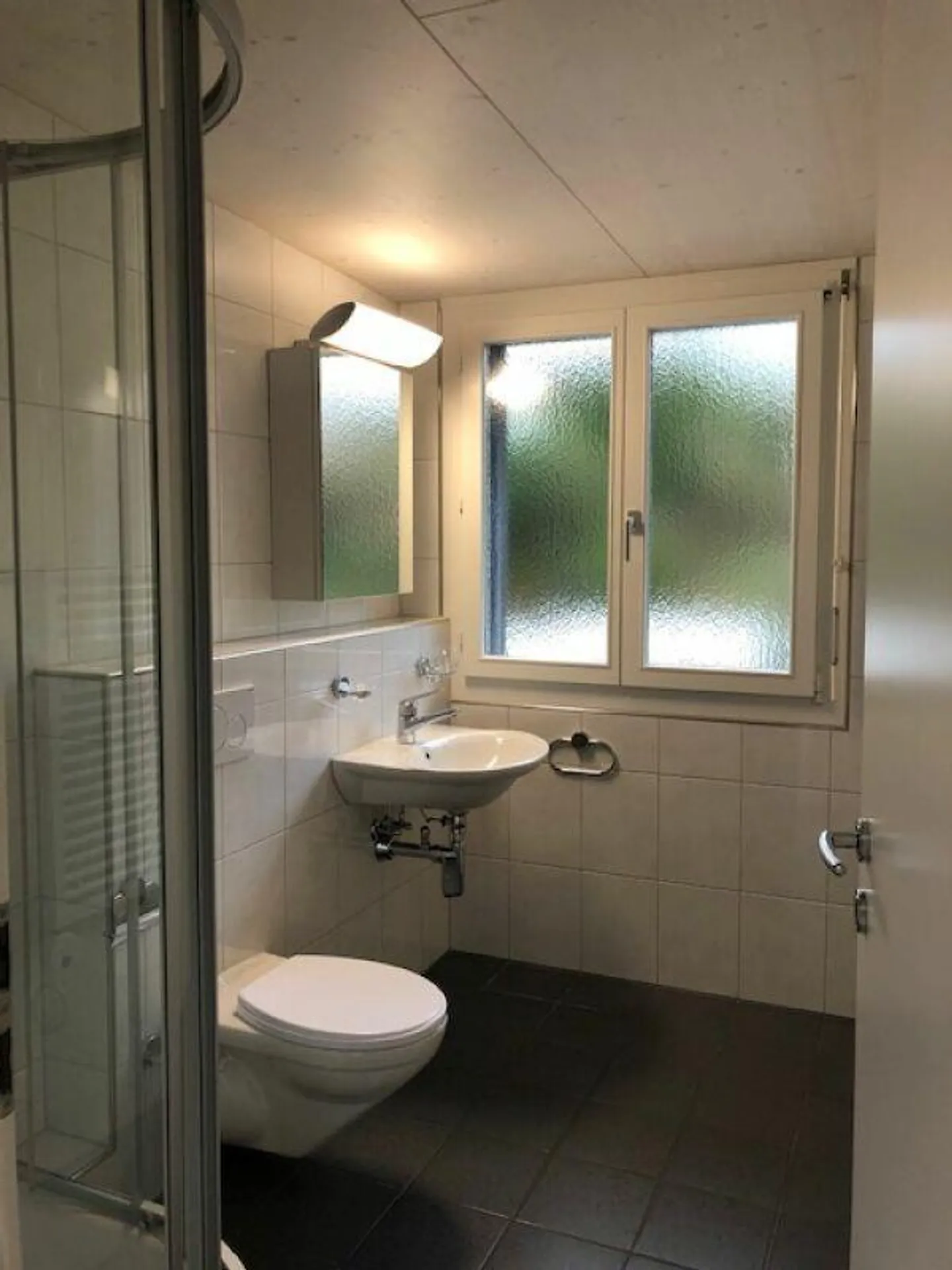 Bellissimo e luminoso appartamento attico di 4,5 locali con vista sul lago - Foto 7 di 8