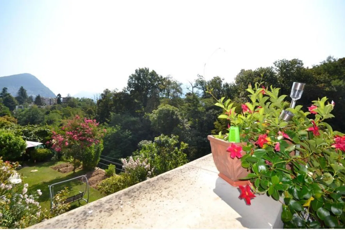 À LOUER : BEL APPARTEMENT MEUBLÉ AVEC TERRASSE - Photo 10 sur 11