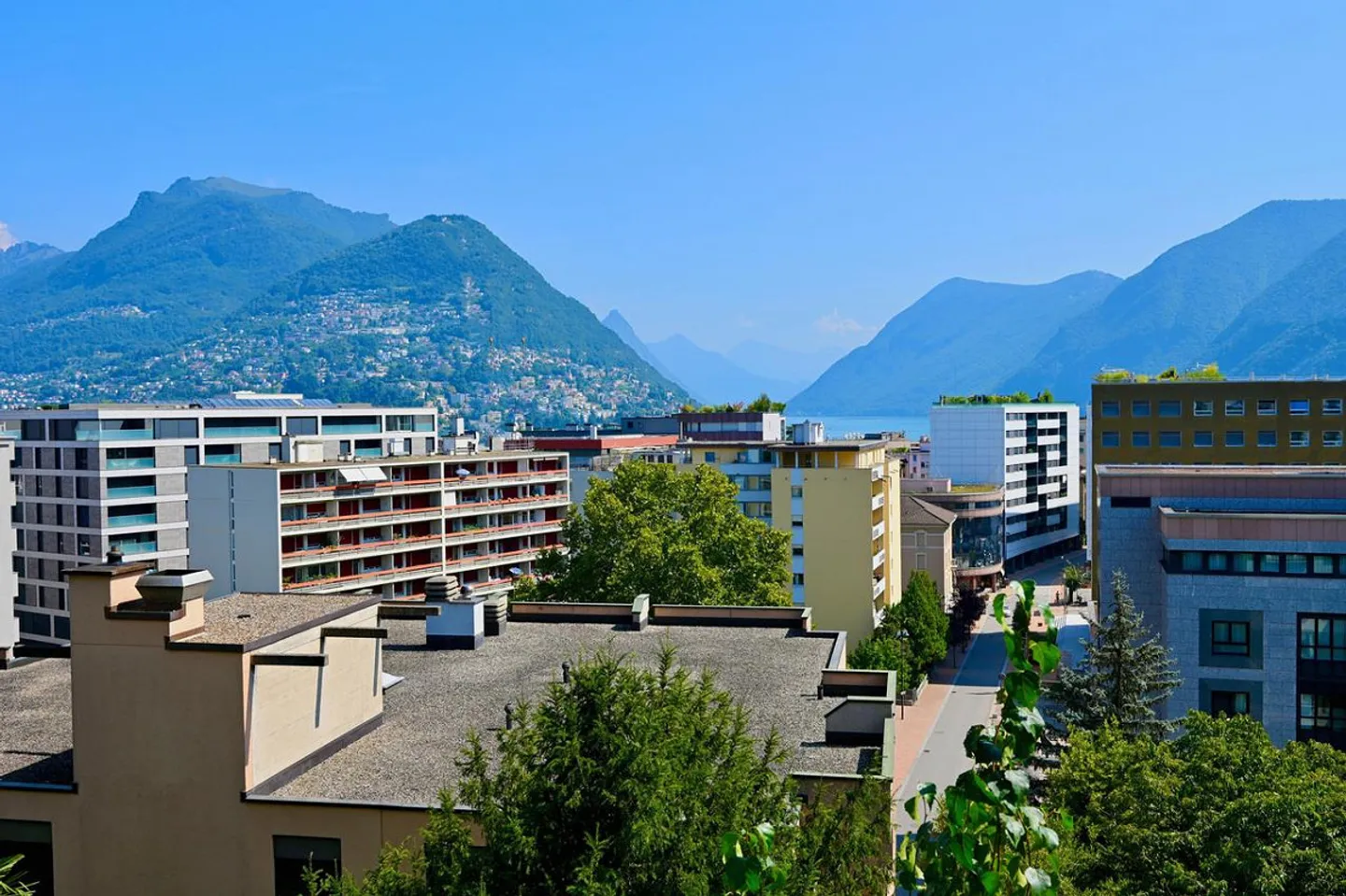 Holiday Home - Modern Apartment with Partial Lake View - Photo 1 of 19