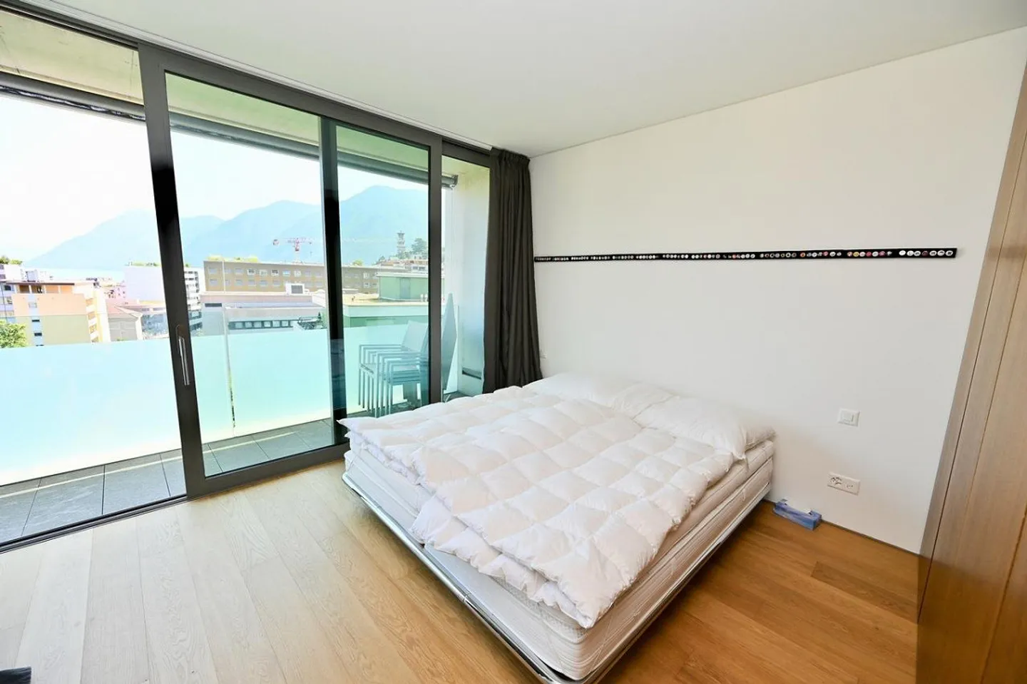 Holiday Home - Modern Apartment with Partial Lake View - Photo 14 of 19