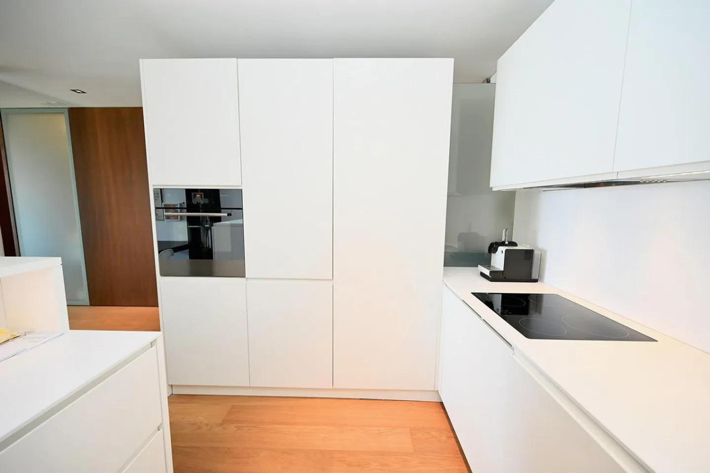 Holiday Home - Modern Apartment with Partial Lake View - Photo 10 of 19