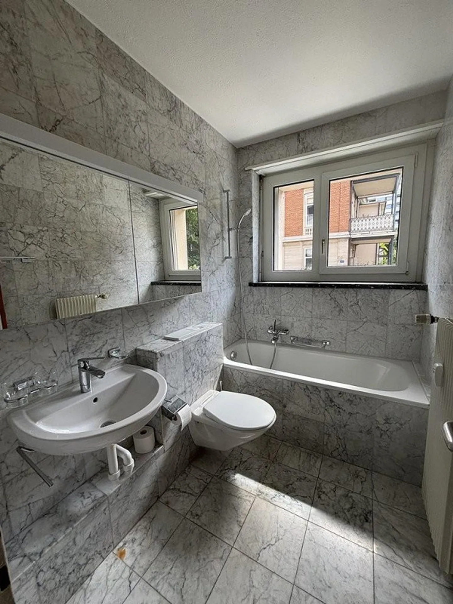 Appartement lumineux de 2 pièces, emplacement central à Bâle - Photo 5 sur 7