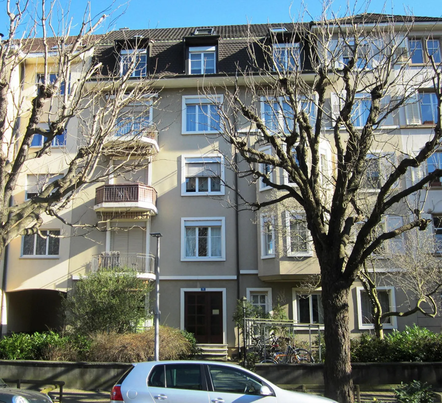 Sur la belle et calme Delsbergerallee - Photo 1 sur 8