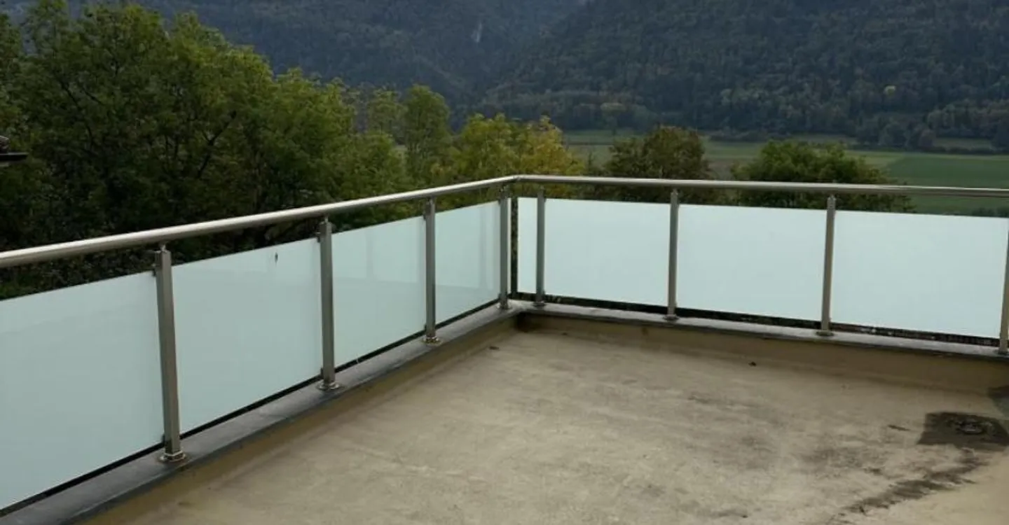 St-Imier, magnificent 4.5-room apartment on the 1st floor with balcony and terrace - Photo 7 of 7