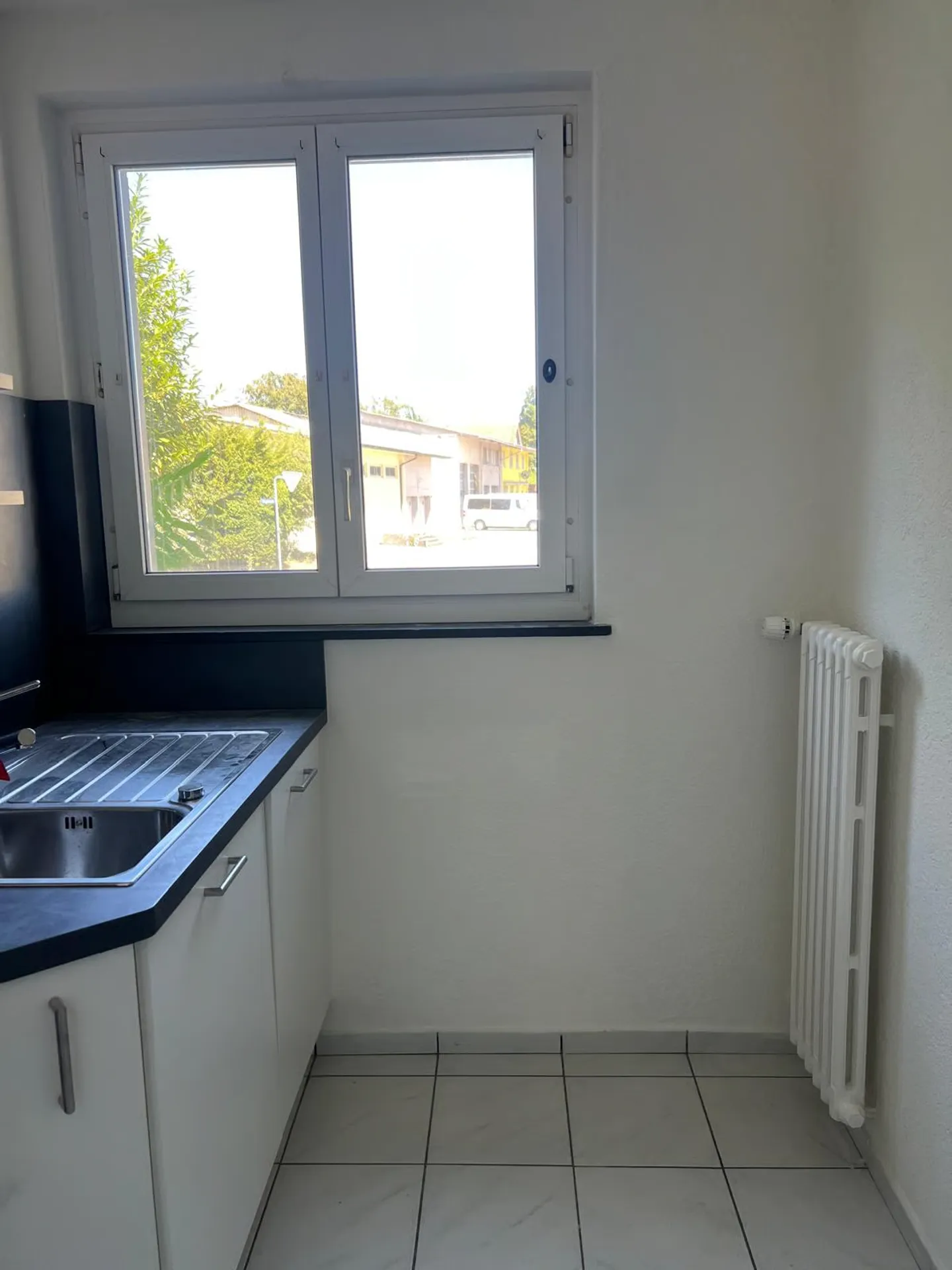 Luminoso appartamento di 3,5 locali con balcone - nuova cucina - Foto 2 di 14